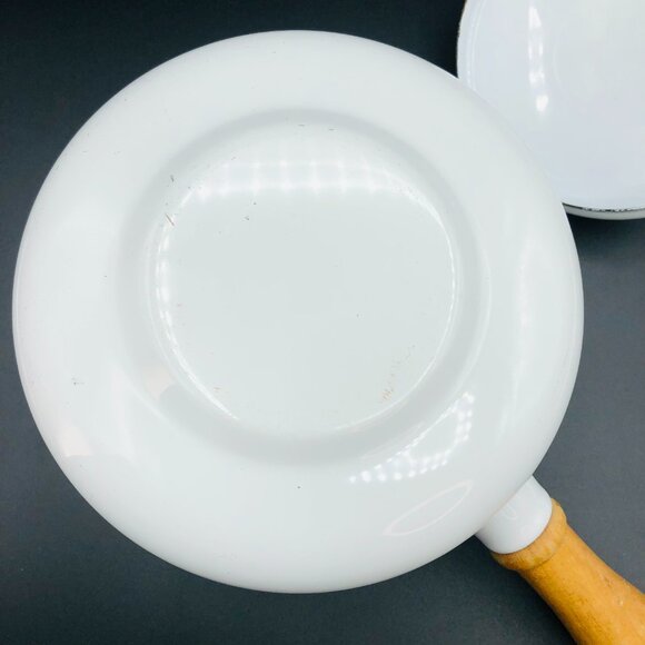 Vintage White Gray Yellow Stripes Enamel Fondue Pot and Lid Wood Handle Saucepan - Picture 7 of 13